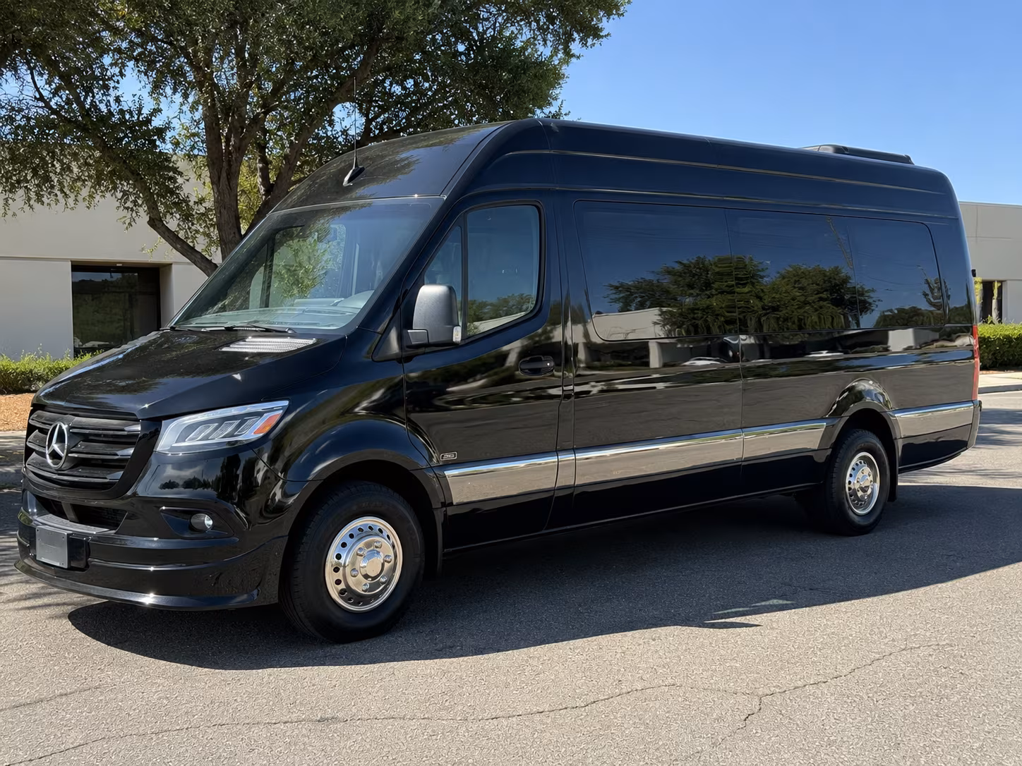 newport beach airport transportation onboard seating